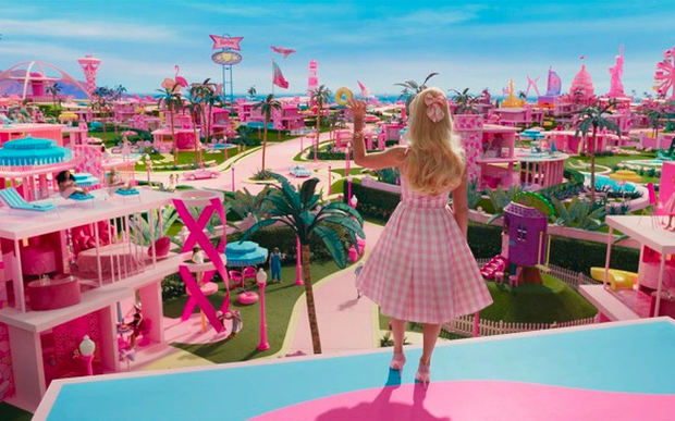 Quá trình sản xuất Barbie gây thiếu hụt sơn hồng toàn thế giới - Ảnh 1.