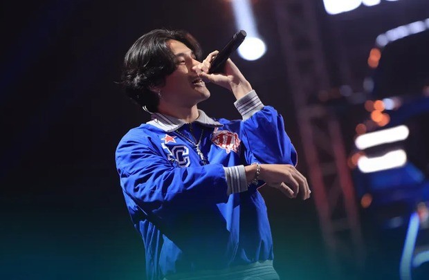 Rap Việt để lọt câu từ nhạy cảm trên sóng truyền hình, bị chỉ trích dữ dội - Ảnh 2.