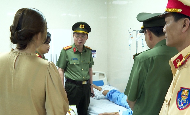 Phú Thọ: Điều tra người giao xe cho thanh niên tông Trung tá cảnh sát - Ảnh 1.