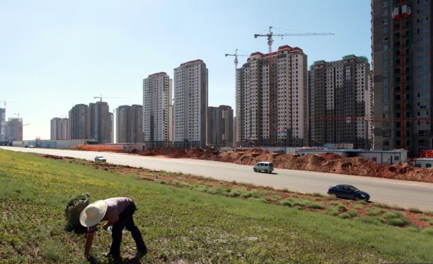 Bên trong các thành phố ma của Trung Quốc với hàng triệu căn hộ bị bỏ hoang - Ảnh 6.
