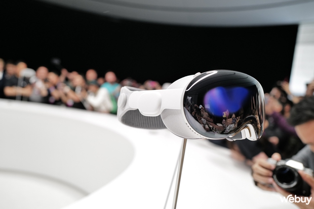 Cận cảnh kính thực tế hỗn hợp Apple Vision Pro giá 3.500 USD mới ra mắt - Ảnh 18.