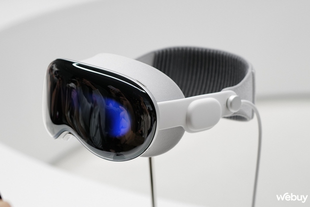 Cận cảnh kính thực tế hỗn hợp Apple Vision Pro giá 3.500 USD mới ra mắt - Ảnh 8.