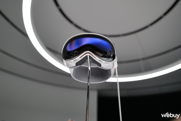 Cận cảnh kính thực tế hỗn hợp Apple Vision Pro giá 3.500 USD mới ra mắt - Ảnh 5. Cận cảnh kính thực tế hỗn hợp Apple Vision Pro giá 3.500 USD mới ra mắt - Ảnh 5.