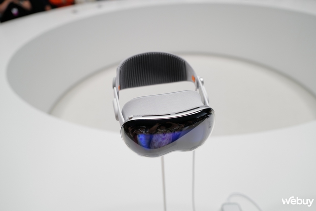 Cận cảnh kính thực tế hỗn hợp Apple Vision Pro giá 3.500 USD mới ra mắt - Ảnh 17.