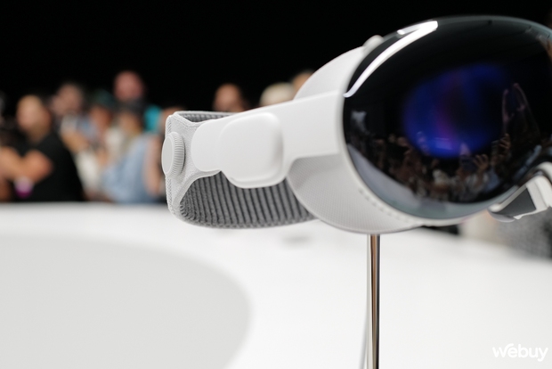 Cận cảnh kính thực tế hỗn hợp Apple Vision Pro giá 3.500 USD mới ra mắt - Ảnh 16.