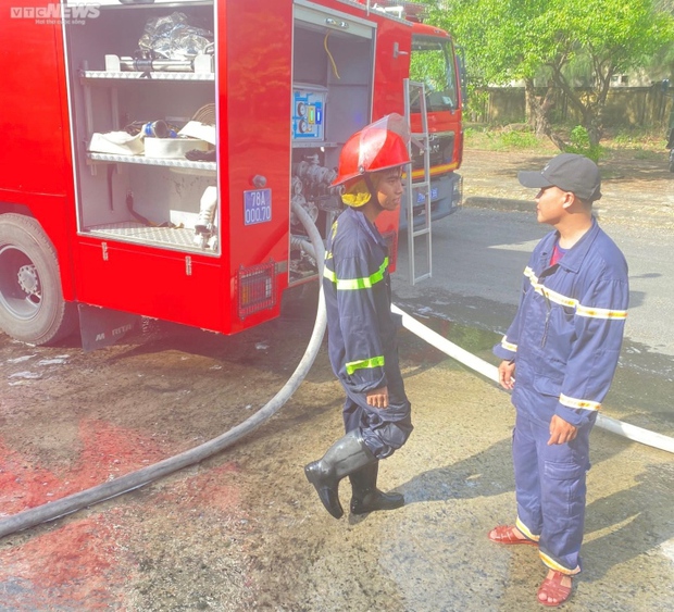 Những hình ảnh kinh hoàng của vụ cháy tại khu công nghiệp ở Phú Yên