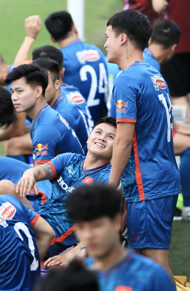 Quang Hải tái xuất, Bùi Tiến Dũng bị thương: Những diễn biến nóng hổi ở buổi tập ĐT Việt Nam