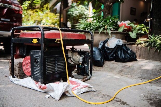 Điện gián đoạn khiến nhà hàng, quán ăn ở Hà Nội đối mặt với khó khăn