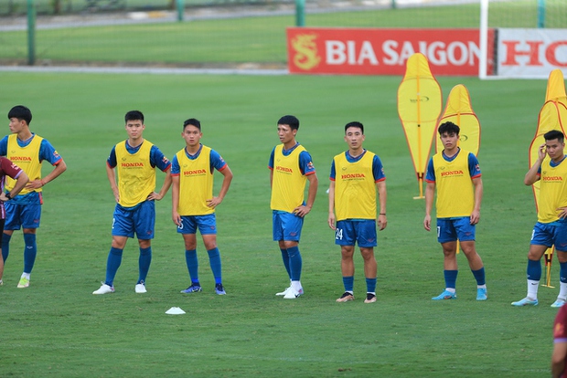 Quang Hải tái xuất, Bùi Tiến Dũng bị thương: Những diễn biến nóng hổi ở buổi tập ĐT Việt Nam