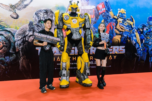 Tiểu Vy đẹp kiêu sa giữa dàn sao trên thảm đỏ Transformers - Ảnh 3.