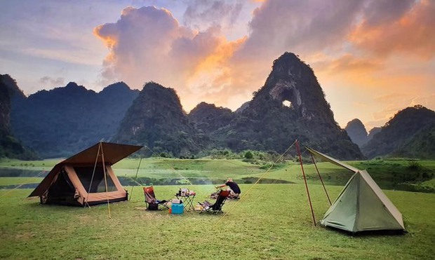 Khách Tây tò mò đi tìm địa điểm trên bức tranh trong phòng khách sạn: Là một danh thắng độc nhất vô nhị ở Cao Bằng - Ảnh 5.