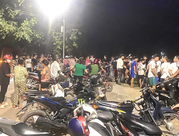 Chồng ghen tuông đâm vợ nguy kịch, phóng hỏa đốt nhà hàng xóm