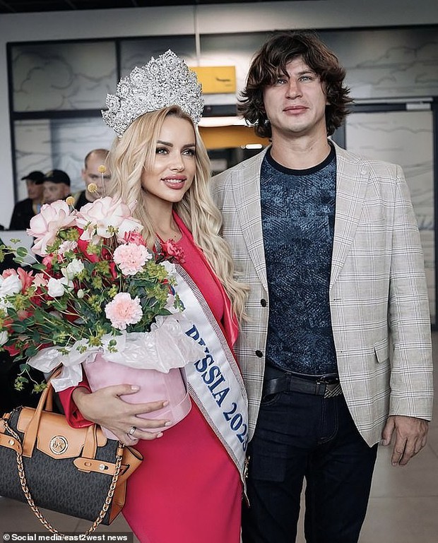 Ảnh trên mạng của Hoa hậu Quý bà Nga khác xa đời thực - Ảnh 3.