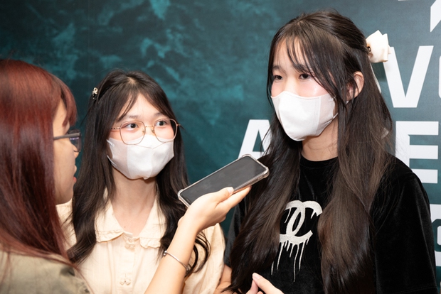 Fan nữ Thái Lan đang gây sốt với tuyển thủ Việt, lý do khiến ai cũng tò mò!