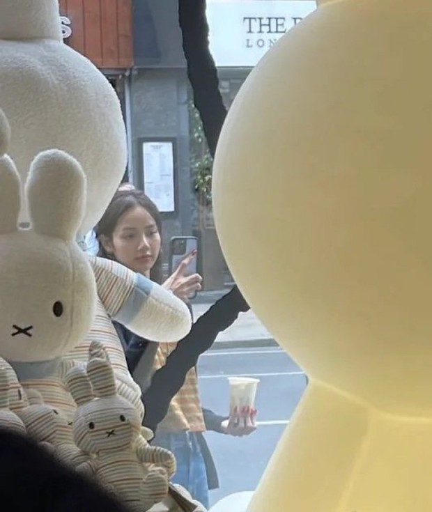 Hình ảnh rõ nét, sống động của Lisa (BLACKPINK) sẽ làm bạn bất ngờ!