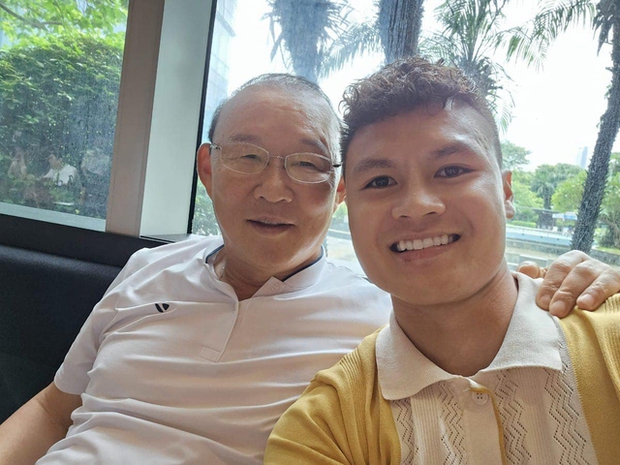 HLV Park Hang-seo gắp gỡ tuyển thủ Việt Nam thường xuyên, dự họp lớp tập thể cùng đội hình hùng hậu