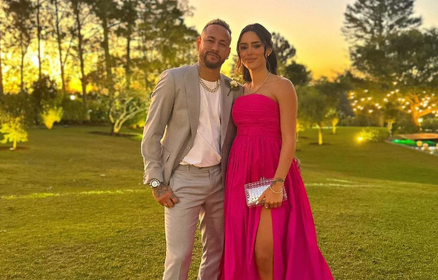 Neymar - Cơn bão scandal tình ái khi bạn gái chạm mốc mang bầu