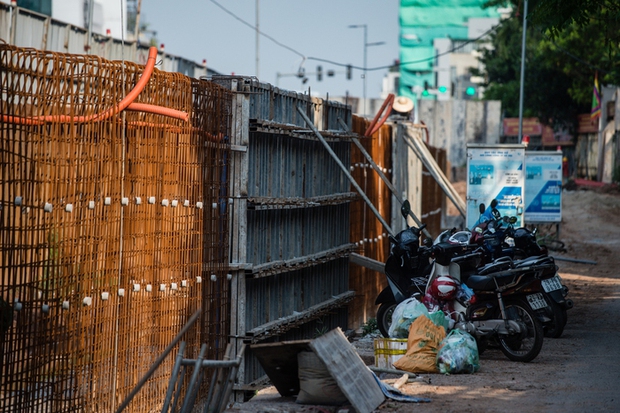 Đê hữu Hồng chậm tiến độ, UBND Thành phố Hà Nội yêu cầu làm rõ trách nhiệm - Ảnh 2.