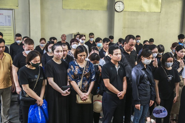 Xót xa đám tang 3 nạn nhân tử vong trong vụ cháy ở Thổ Quan - Ảnh 14.