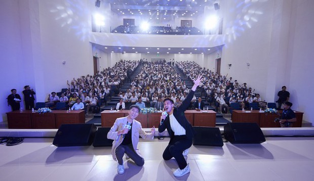 Sau gần 3 tháng khởi động, Solve for Tomorrow chứng tỏ sức hút không tưởng với 2266 ý tưởng từ hơn 35.000 học sinh trên toàn quốc - Ảnh 1. Sau gần 3 tháng khởi động, Solve for Tomorrow chứng tỏ sức hút không tưởng với 2266 ý tưởng từ hơn 35.000 học sinh trên toàn quốc - Ảnh 1.