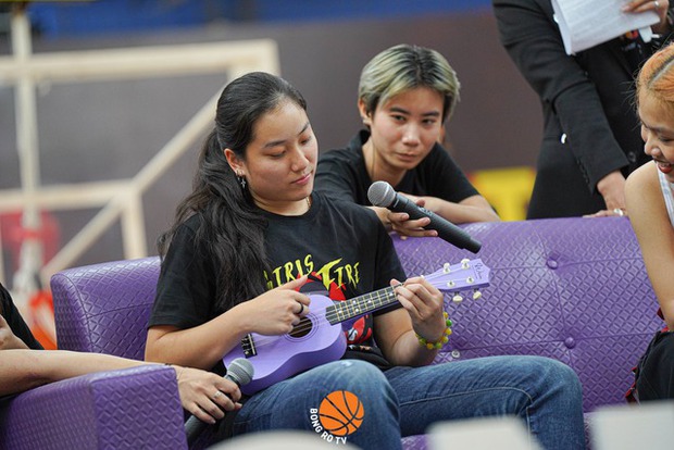 Song sinh Thảo Vy, Thảo My: Giao lưu đầy thú vị cùng người hâm mộ Việt Nam