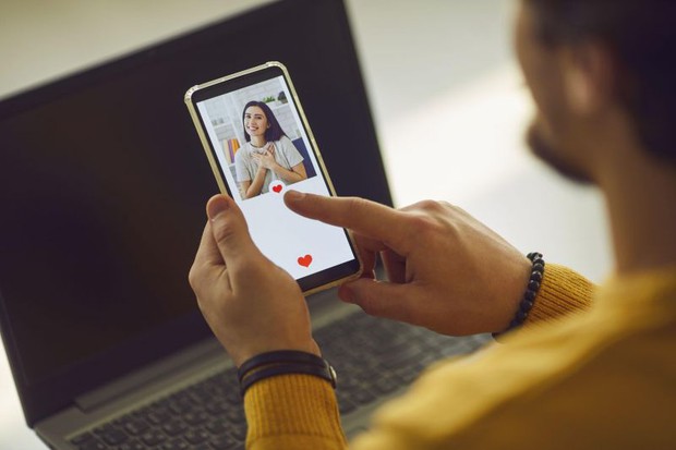 Chiêu lừa độc địa đến từ dòng tin nhắn làm quen trên Facebook: Đến chuyên gia an ninh mạng cũng sập bẫy, mất trắng 6 tỷ - Ảnh 2. Chiêu lừa độc địa đến từ dòng tin nhắn làm quen trên Facebook: Đến chuyên gia an ninh mạng cũng sập bẫy, mất trắng 6 tỷ - Ảnh 2.