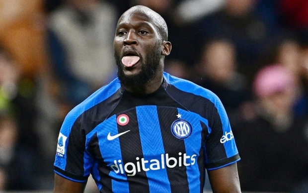 MU rục rịch đón Maguire, Inter Milan 'xó hàng' Lukaku: Hàng hot chợ Hè ấm đến!