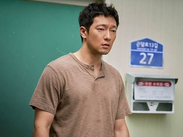 Sao nam vượt qua Cha Eun Woo đứng đầu danh sách nam thần màn ảnh: Người chuyên “tự dìm nhan sắc” trên phim - Ảnh 5.