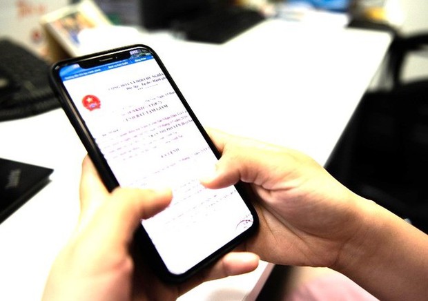 Làm theo hướng dẫn của công an rởm, người phụ nữ mất hơn 1 tỷ đồng - Ảnh 1. Làm theo hướng dẫn của công an rởm, người phụ nữ mất hơn 1 tỷ đồng - Ảnh 1.