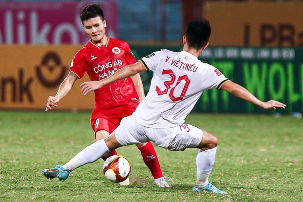 Quang Hải ghi dấu ấn đặc biệt trong ngày CAHN cùng hòa nhau