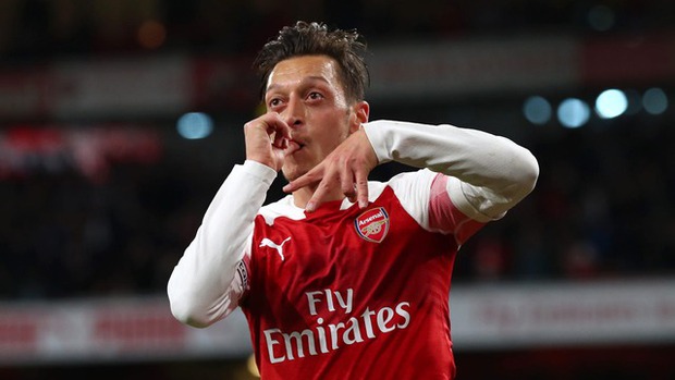 Mesut Ozil: Hành trình chinh phục cùng Vua kiến tạo