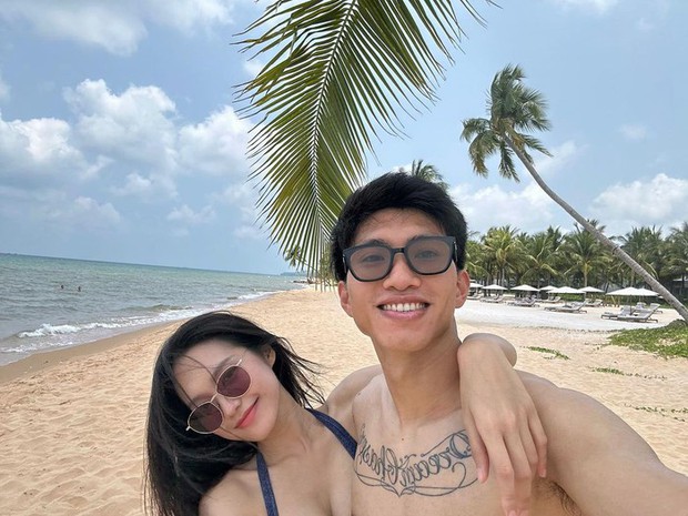 Bạn gái của Đoàn Văn Hậu lên tiếng: Sự thật về ảnh bóp eo không tưởng