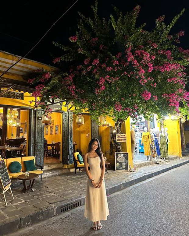 Bạn gái của Đoàn Văn Hậu lên tiếng: Sự thật về ảnh bóp eo không tưởng