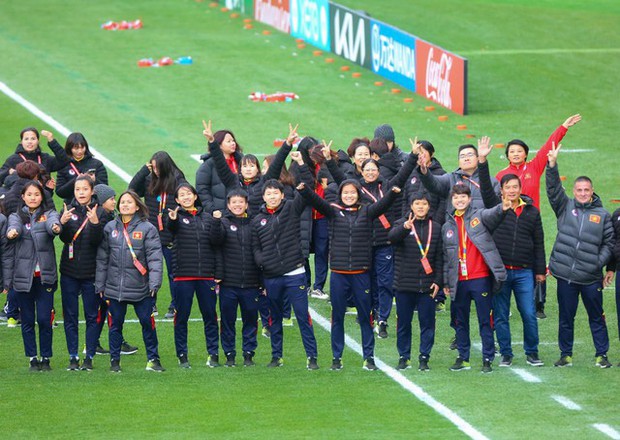 Đội tuyển nữ Việt Nam gây sốt với tình yêu hoành tráng dành cho đất nước tại World Cup 2023