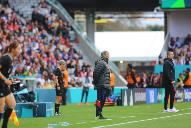 Huỳnh Như lên tiếng sau pha cản phá penalty quan trọng, chứng minh đẳng cấp vượt trội!