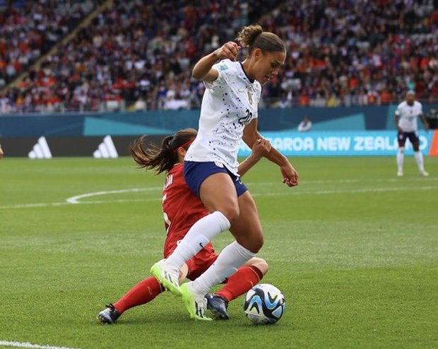 Kỷ lục bất ngờ! Thủ môn Kim Thanh cản phá penalty thần đồng cứu 'vạn người mất' cho đội tuyển nữ Việt Nam