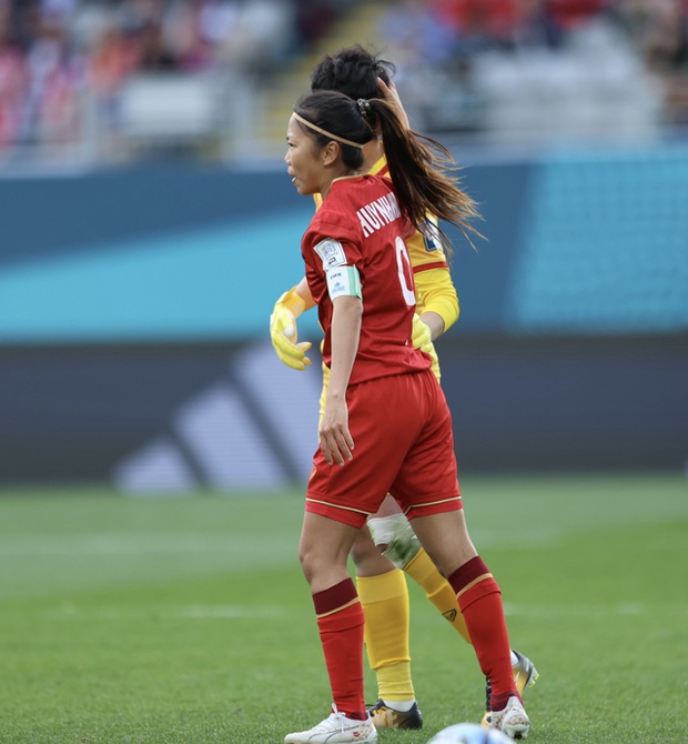 Huỳnh Như lên tiếng sau pha cản phá penalty quan trọng, chứng minh đẳng cấp vượt trội!