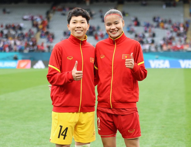 Xúc động hình ảnh cầu thủ nữ Việt Nam băng đầu, băng kín chân vẫn thi đấu hết mình vì màu cờ sắc áo - Ảnh 12.