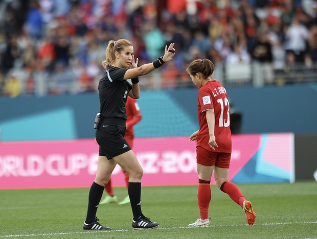 Huỳnh Như lên tiếng sau pha cản phá penalty quan trọng, chứng minh đẳng cấp vượt trội!