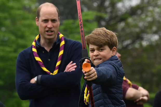 Vương phi Kate Middleton thức khuya làm một việc vào ngày sinh nhật 10 tuổi của con trai đầu - Ảnh 2.