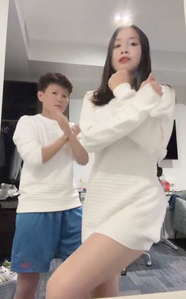 11 hình ảnh nhan sắc nổi bật của Hot girl đội tuyển nữ Việt Nam tại World Cup