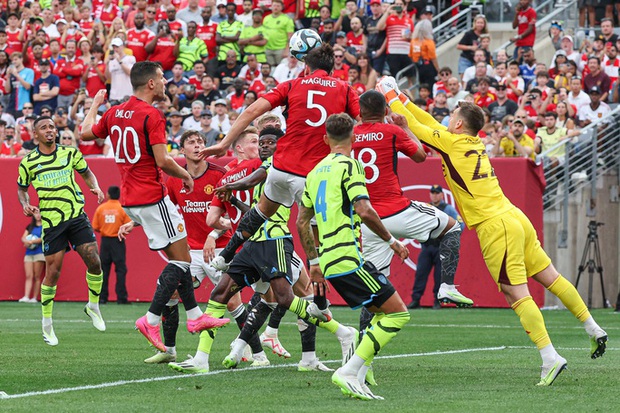Arsenal bị Man United đánh bại thảm hại trên sân MetLife - 80000 khán giả sửng sốt