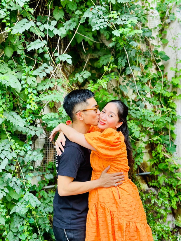 Phan Hiển chạy nước rút đưa Khánh Thi khắp nơi trước khi tụt 'nằm ổ'