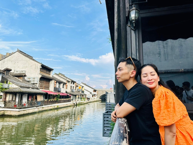 Phan Hiển chạy nước rút đưa Khánh Thi khắp nơi trước khi tụt 'nằm ổ'