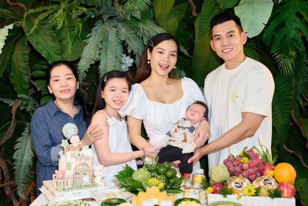 Phương Trinh Jolie gây sốt khi hé lộ gương mặt đáng yêu của con trai