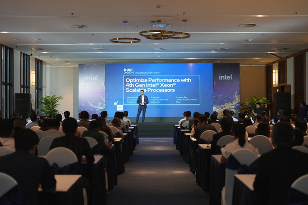 Intel hé lộ dòng CPU “át chủ bài” trong mảng trung tâm dữ liệu tại Việt Nam - Ảnh 2. Intel hé lộ dòng CPU “át chủ bài” trong mảng trung tâm dữ liệu tại Việt Nam - Ảnh 2.