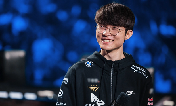 Faker gặp thất bại trong xếp hạng đơn, cộng đồng fan tranh cãi gay gắt