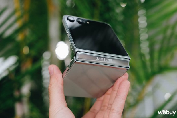 Đây là Galaxy Z Flip5: Tại sao nói đây bản nâng cấp lớn nhất của Galaxy Z Flip từ trước đến nay? - Ảnh 8. Đây là Galaxy Z Flip5: Tại sao nói đây bản nâng cấp lớn nhất của Galaxy Z Flip từ trước đến nay? - Ảnh 8.
