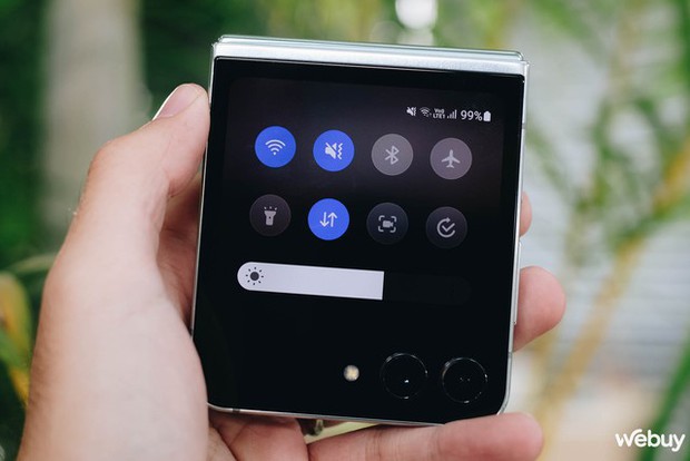 Đây là Galaxy Z Flip5: Tại sao nói đây bản nâng cấp lớn nhất của Galaxy Z Flip từ trước đến nay? - Ảnh 3. Đây là Galaxy Z Flip5: Tại sao nói đây bản nâng cấp lớn nhất của Galaxy Z Flip từ trước đến nay? - Ảnh 3.