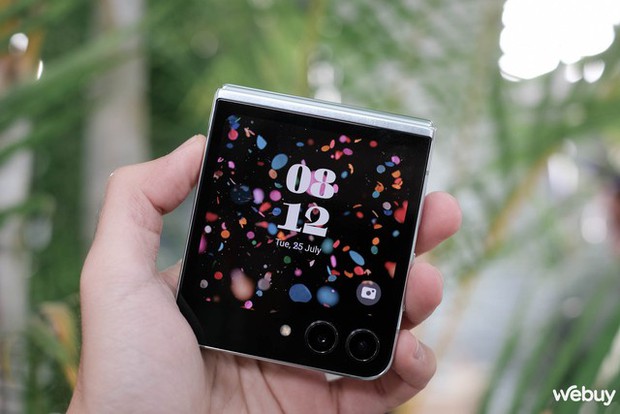 Đây là Galaxy Z Flip5: Tại sao nói đây bản nâng cấp lớn nhất của Galaxy Z Flip từ trước đến nay? - Ảnh 2. Đây là Galaxy Z Flip5: Tại sao nói đây bản nâng cấp lớn nhất của Galaxy Z Flip từ trước đến nay? - Ảnh 2.